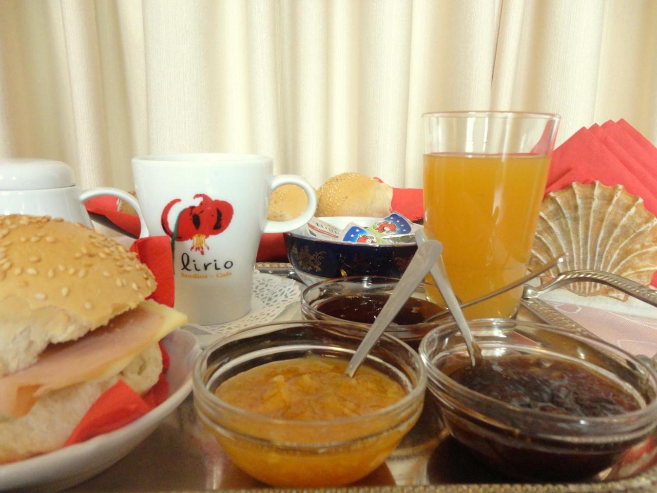 Lirio Guest House 马克拉科米 外观 照片
